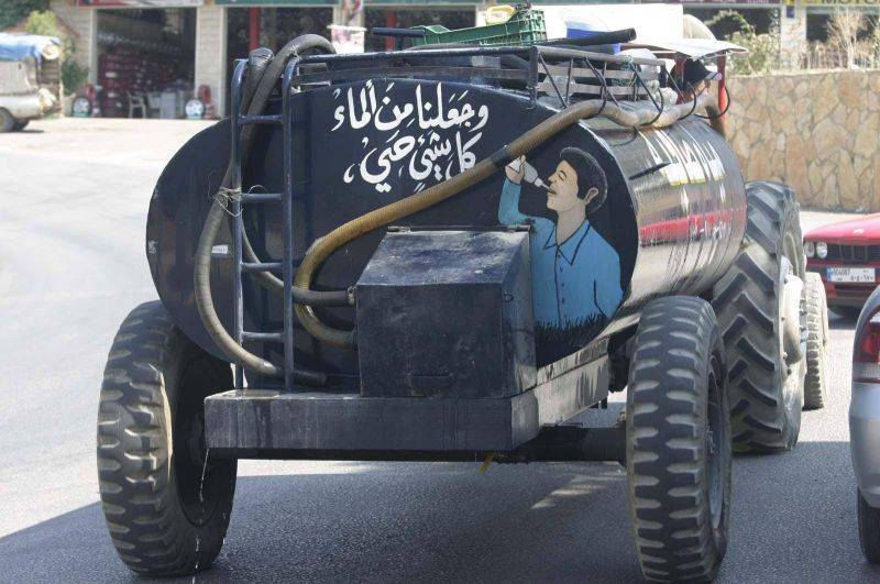 Face aux pénuries d'eau à Beyrouth, le retour (précoce) des camions-citernes privés