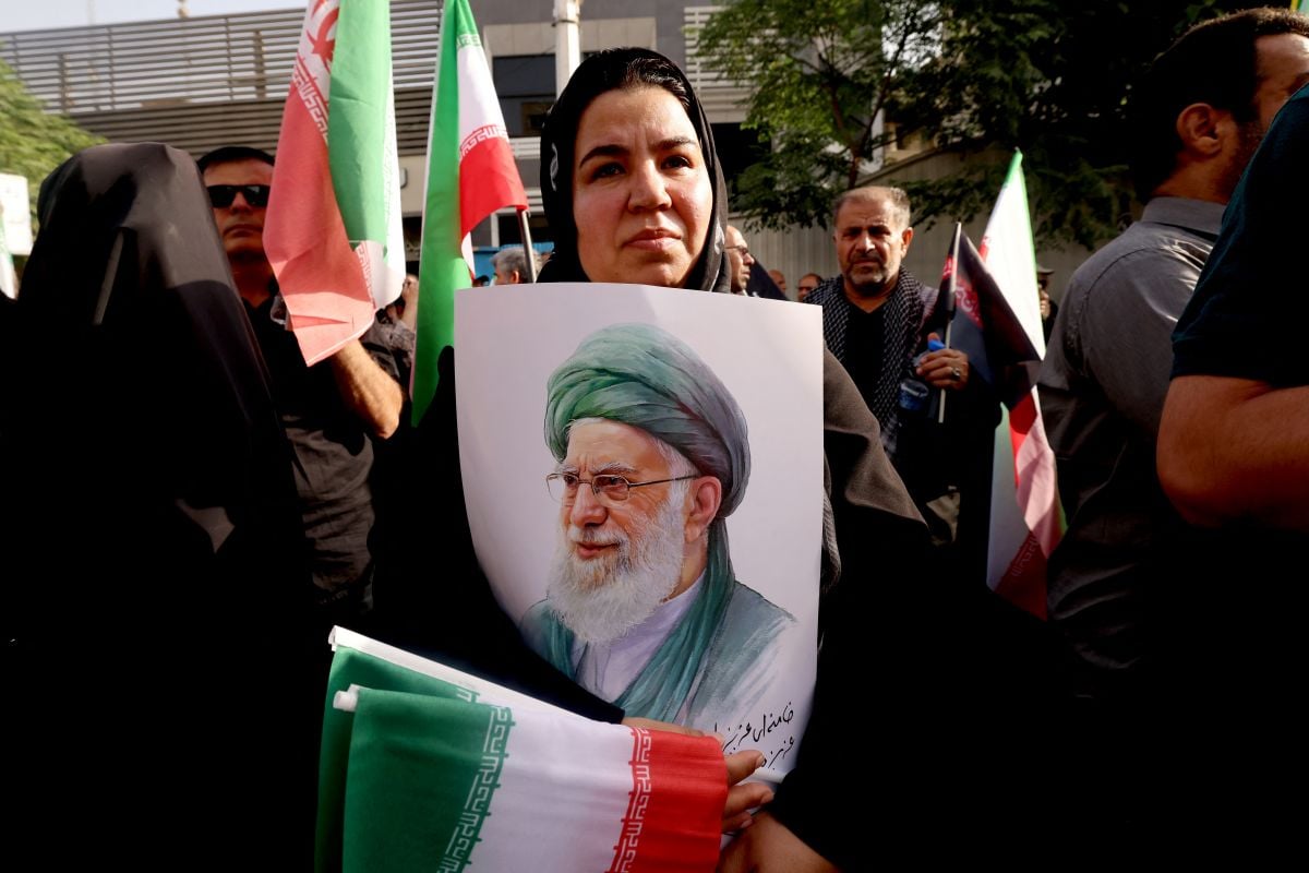 En Iran après la guerre, le régime sombre dans la paranoïa et réprime la dissidence En Iran après la guerre, le régime sombre dans la paranoïa et réprime la dissidence