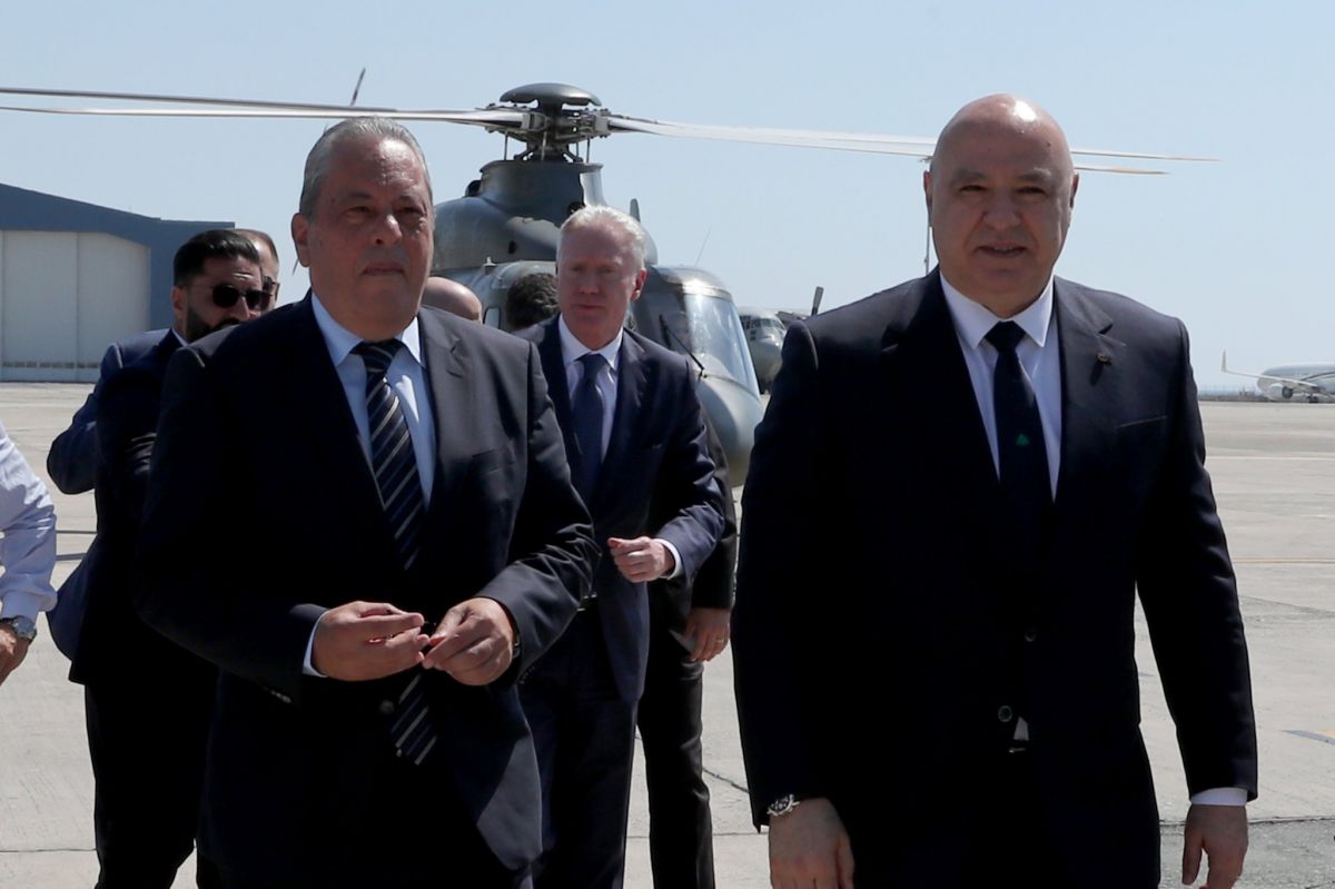 A Nicosie, Aoun discute avec le président chypriote des moyens de renforcer la coopération entre les deux pays A Nicosie, Aoun discute avec le président chypriote des moyens de renforcer la coopération entre les deux pays