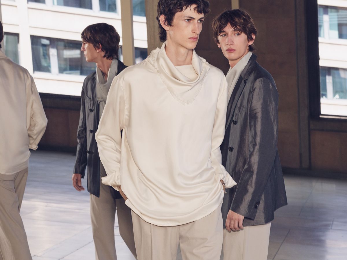 Entre structure et apesanteur, l’homme Hermès de l’été 2026 est messager des dieux