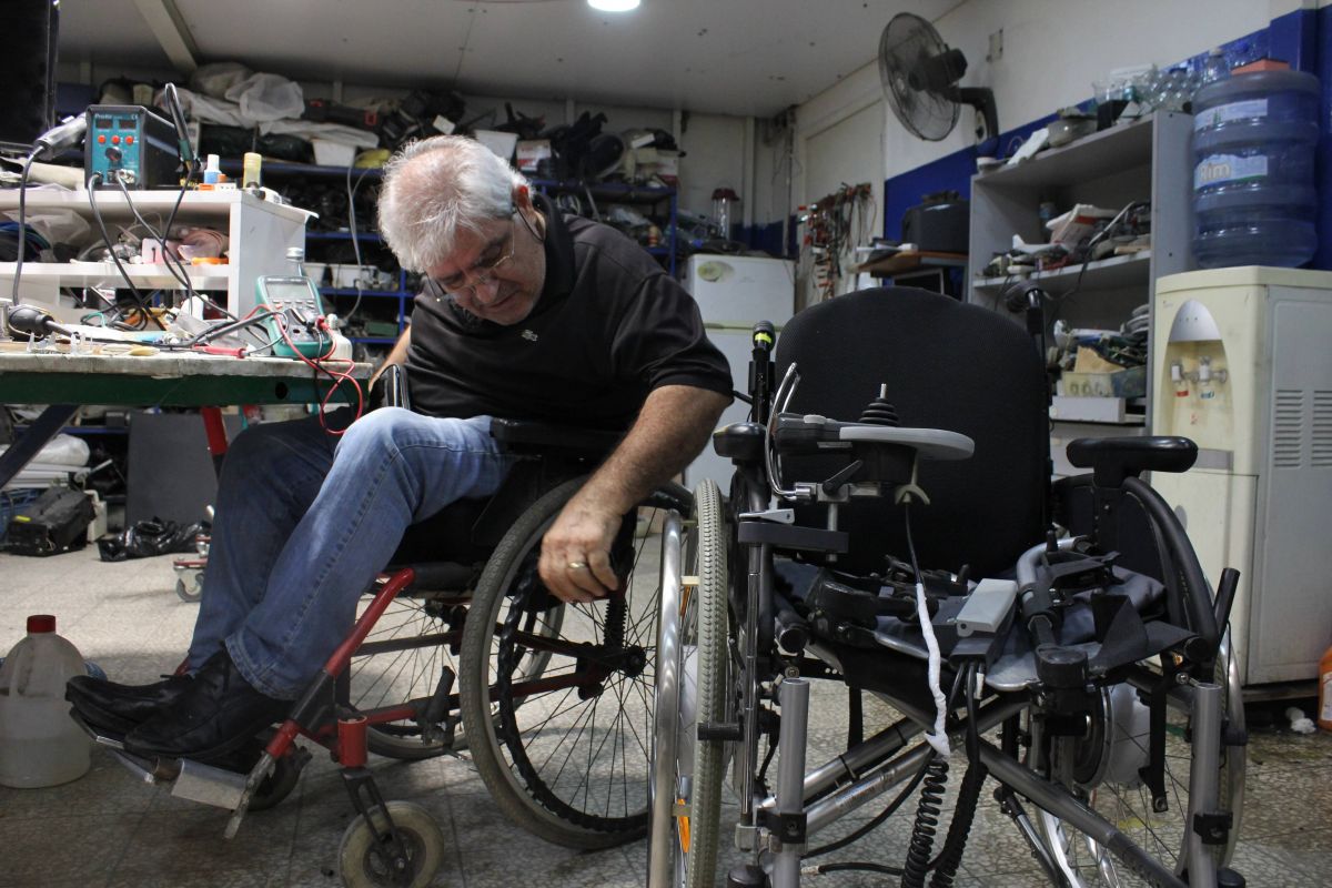 Un chef de projet en situation de handicap rejoint l’équipe de la Première dame à Baabda