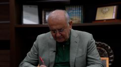The President of the National Union of Farmers, Ibrahim Tarchichi, in his office in Rayak, on July 2, 2025. (Credit: Ali Baalbacki/L’Orient-Le Jour)
