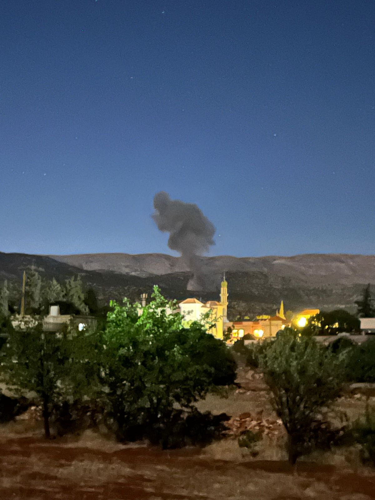 On the eve of Barrack's visit, Israel intensifies attacks on Lebanon
