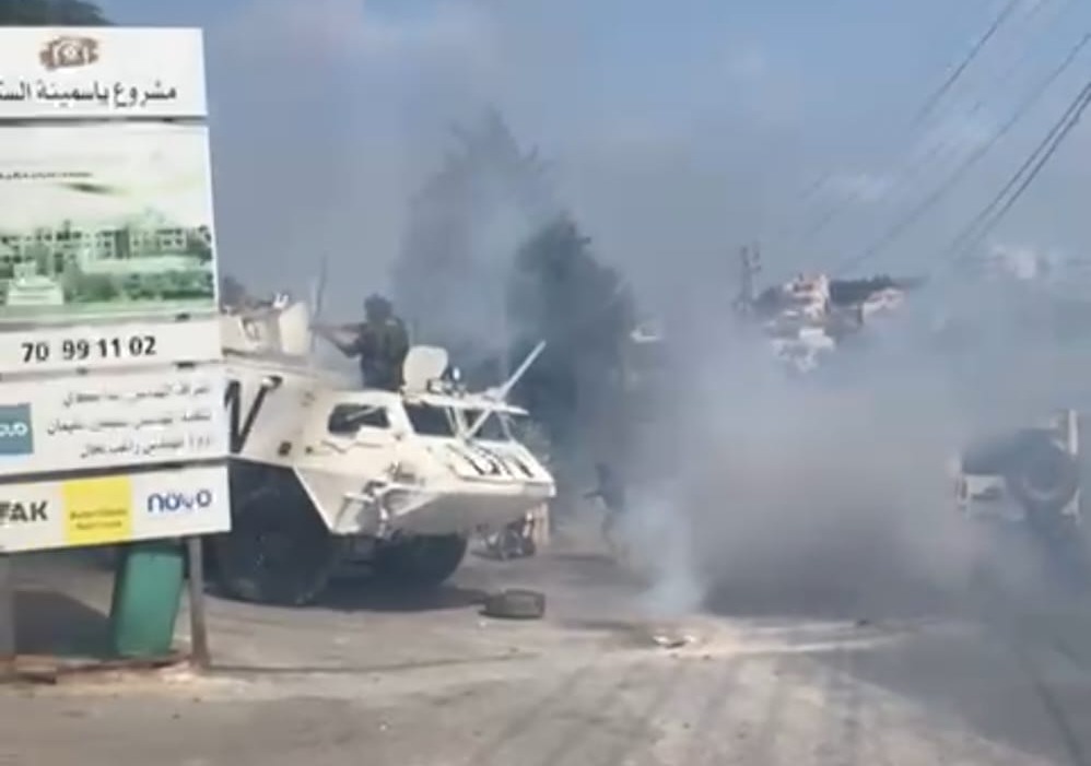La Finul fait usage de fumigène lors de nouvelles tensions avec des habitants à Aïtit La Finul fait usage de fumigène lors de nouvelles tensions avec des habitants à Aïtit