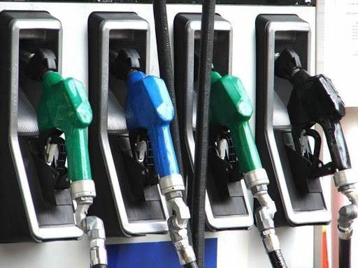 Suspension de la taxe sur les carburants : les prix en baisse, les propriétaires de stations-service déplorent des « pertes » Suspension de la taxe sur les carburants : les prix en baisse, les propriétaires de stations-service déplorent des « pertes »