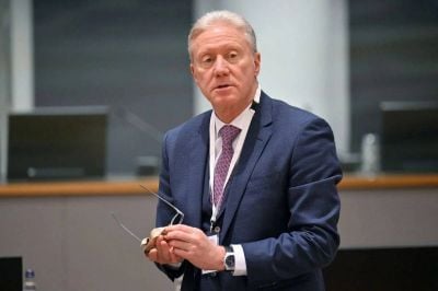 Le ministère des Affaires étrangères dément toute rencontre directe entre Raggi et Saar à Bruxelles