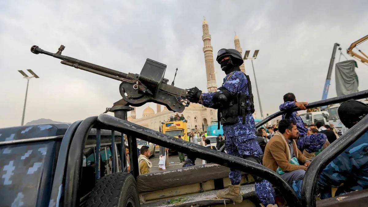 Des trafiquants houthis vendent des armes sur X et WhatsApp, selon un rapport
