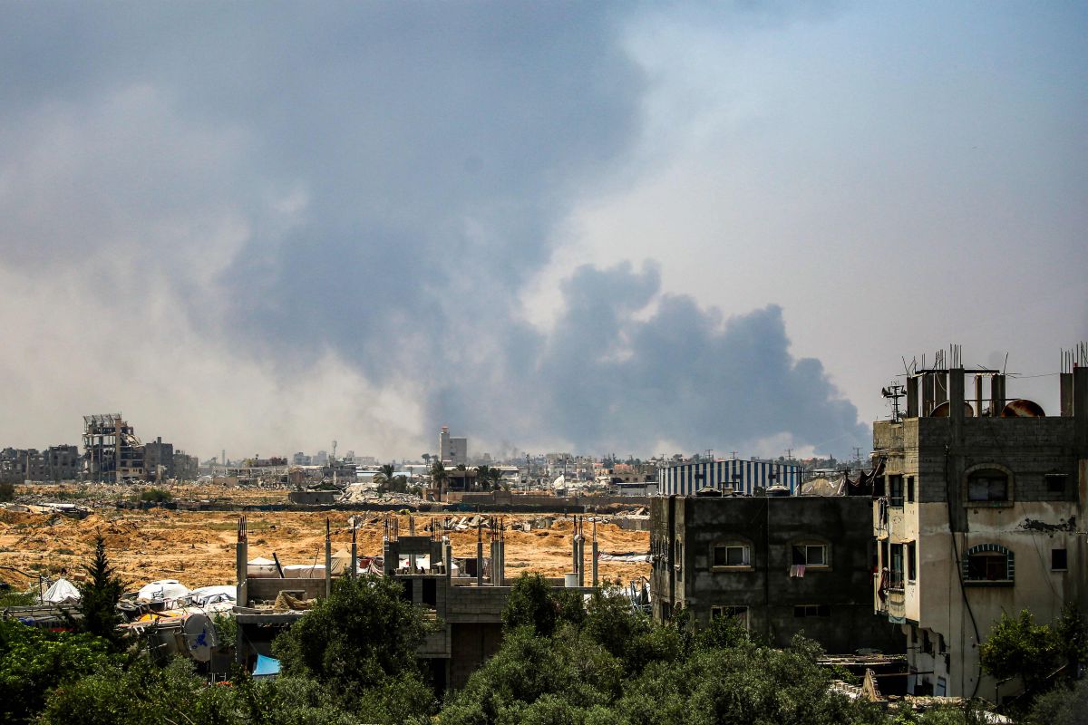 Israel puts pressure on Hamas with massive offensive on Deir al-Balah