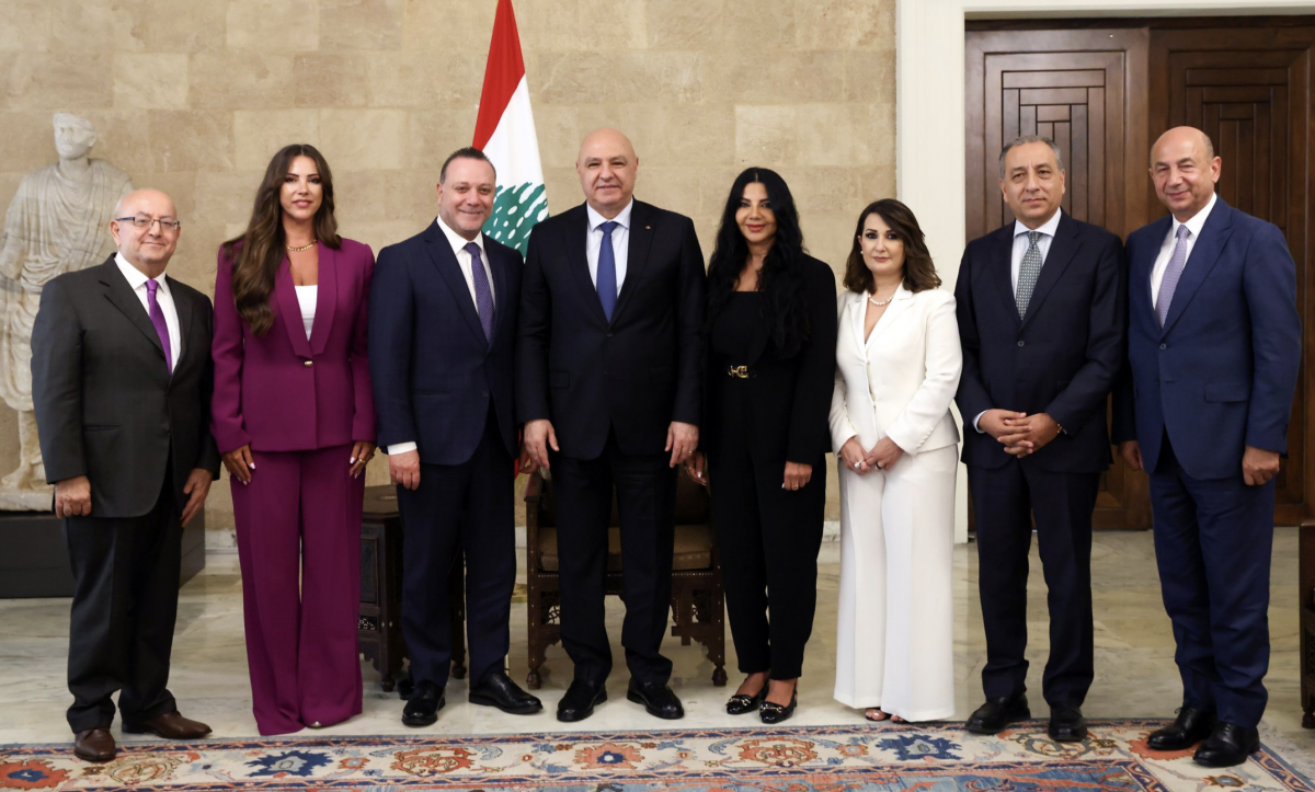 Aoun : Je mène personnellement des contacts avec le Hezbollah pour les armes