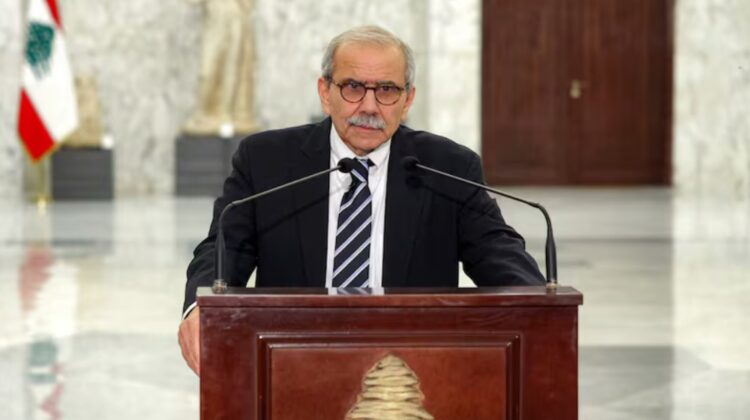 Before heading to Paris, Salam discusses reforms with Jacques de Lajugie
