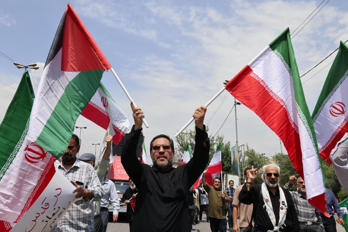 Iran vows stronger response if attacked again by US, Israel