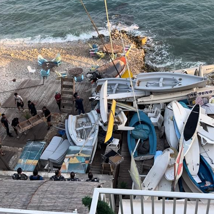 Une partie du Yacht Club libanais démantelée par les autorités à Thoum
