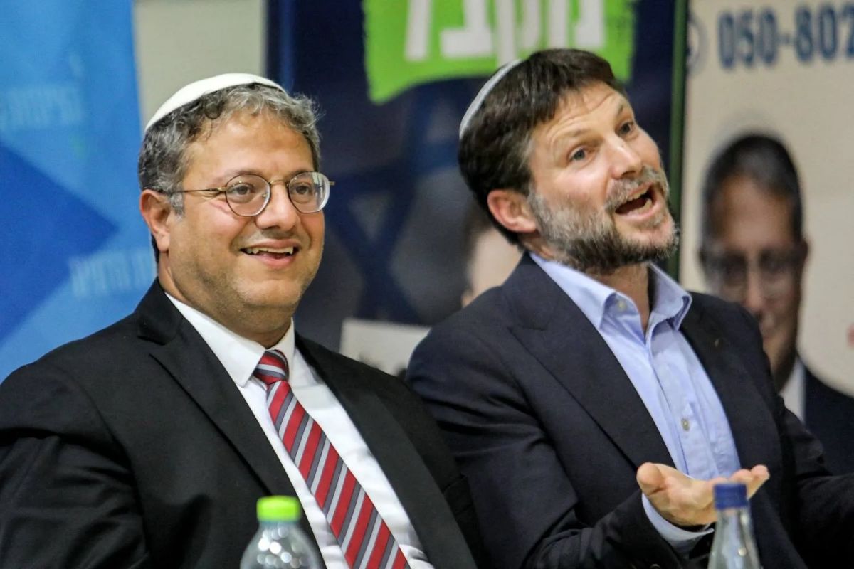 Dutch summon Israeli ambassador, impose travel ban on ministers