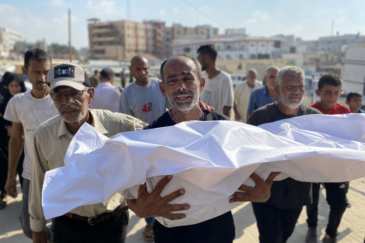 At least 98 Palestinians killed by Israeli army in the past 24 hours despite 'tactical pause'