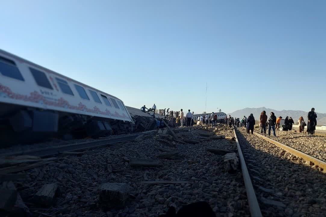 30 injured as train derails in Iran's south