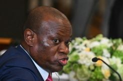 Le président gabonais Brice Oligui Nguema s'exprimant lors d'un déjeuner multilatéral avec le président américain Donald Trump à Washington, le 9 juillet 2025. Jim Watson/AFP