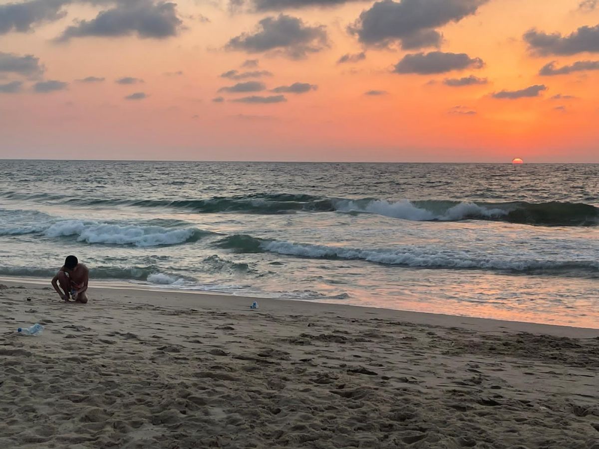 La plage, dernier horizon des Gazaouis