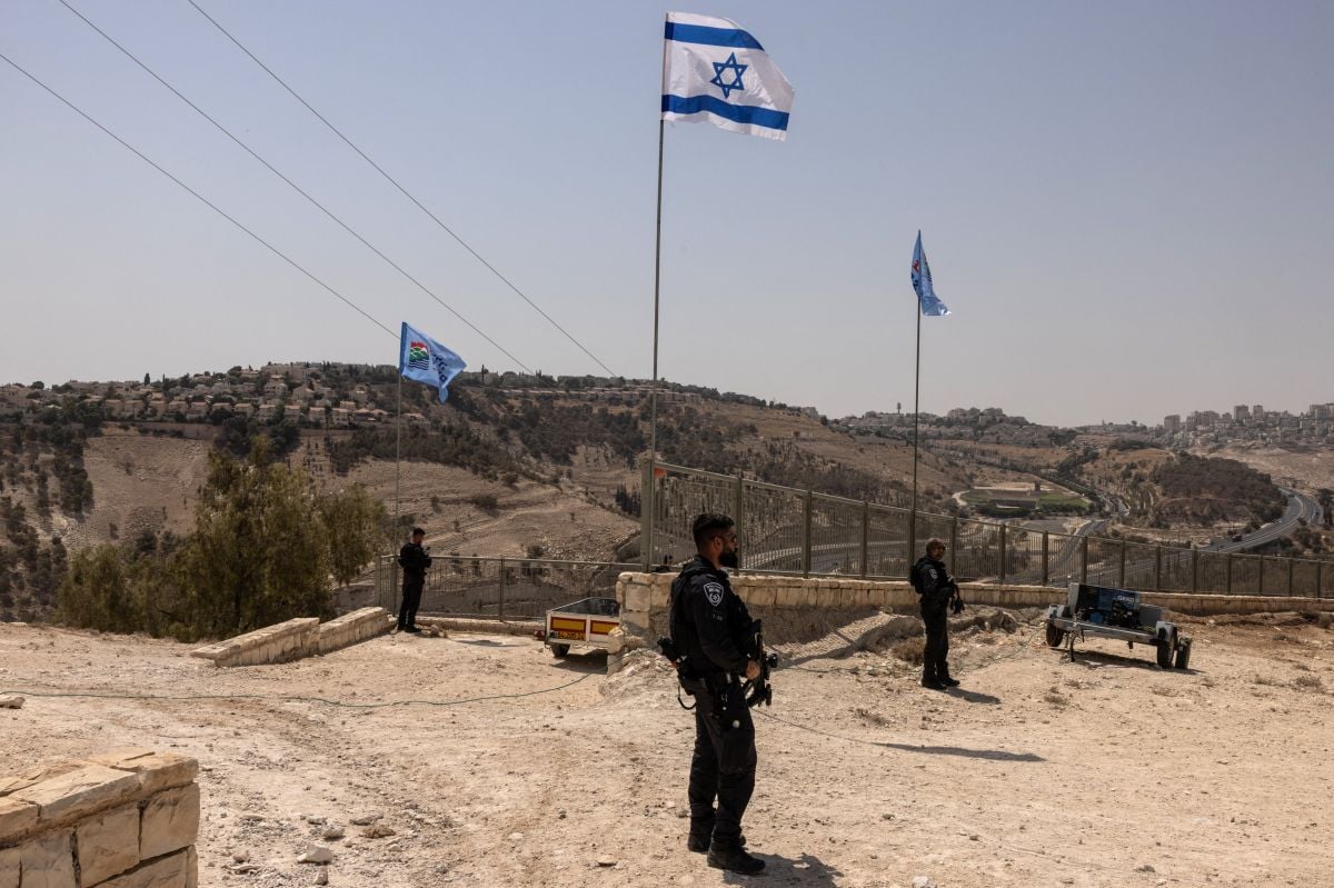 Israeli far-right minister backs contentious West Bank settlement plan