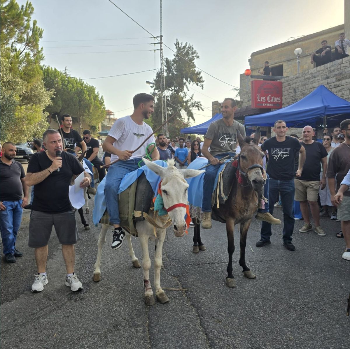 Course d’ânes, festivals de fruits et dîners champêtres : en été, les villages libanais sont en fête