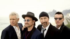 Les quatre membres du groupe de rock irlandais U2 : Adam Clayton, Bono, The Edge et Larry Mullen Jr. Photo Helena Christensen