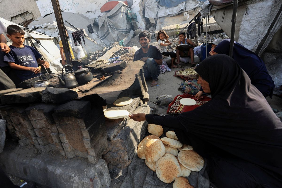 Diaries from Gaza: Yasmin says it's become impossible to survive in Gaza City