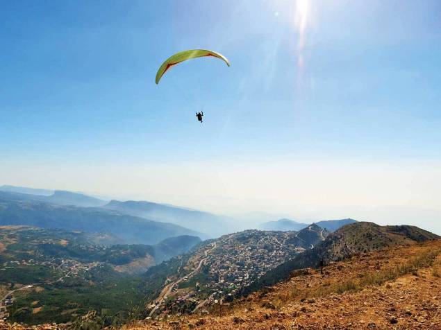 La ministre des Sports confirme l'interdiction du parapente acrobatique au Liban