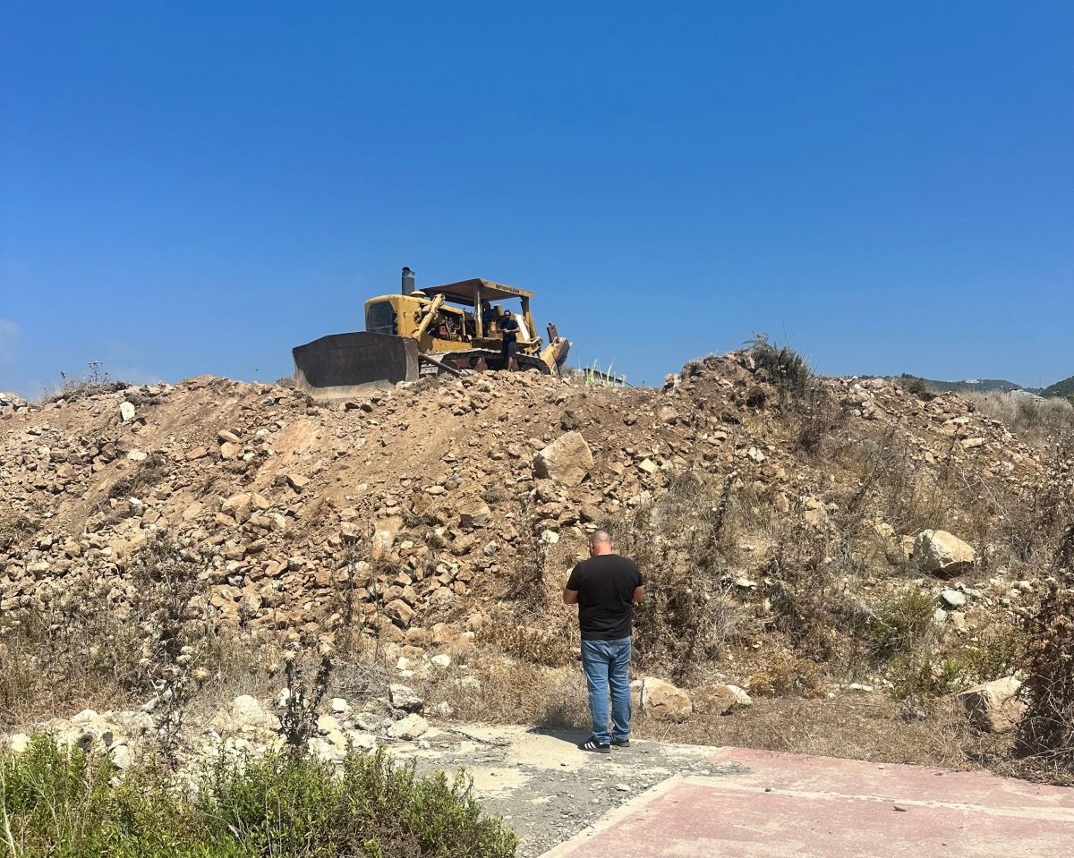 Un tell archéologique vieux de 5 000 ans déchiqueté par un bulldozer à Kfarabida