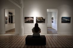 L’exposition, organisée dans le cadre du Festival de printemps de Beyrouth et marquant les vingt ans de l’assassinat de Samir Kassir, s’inscrit également dans les nombreuses initiatives de la Fondation pour protéger les journalistes, documenter les violations et élargir l’espace des libertés. Photo Mohammad Yassine
