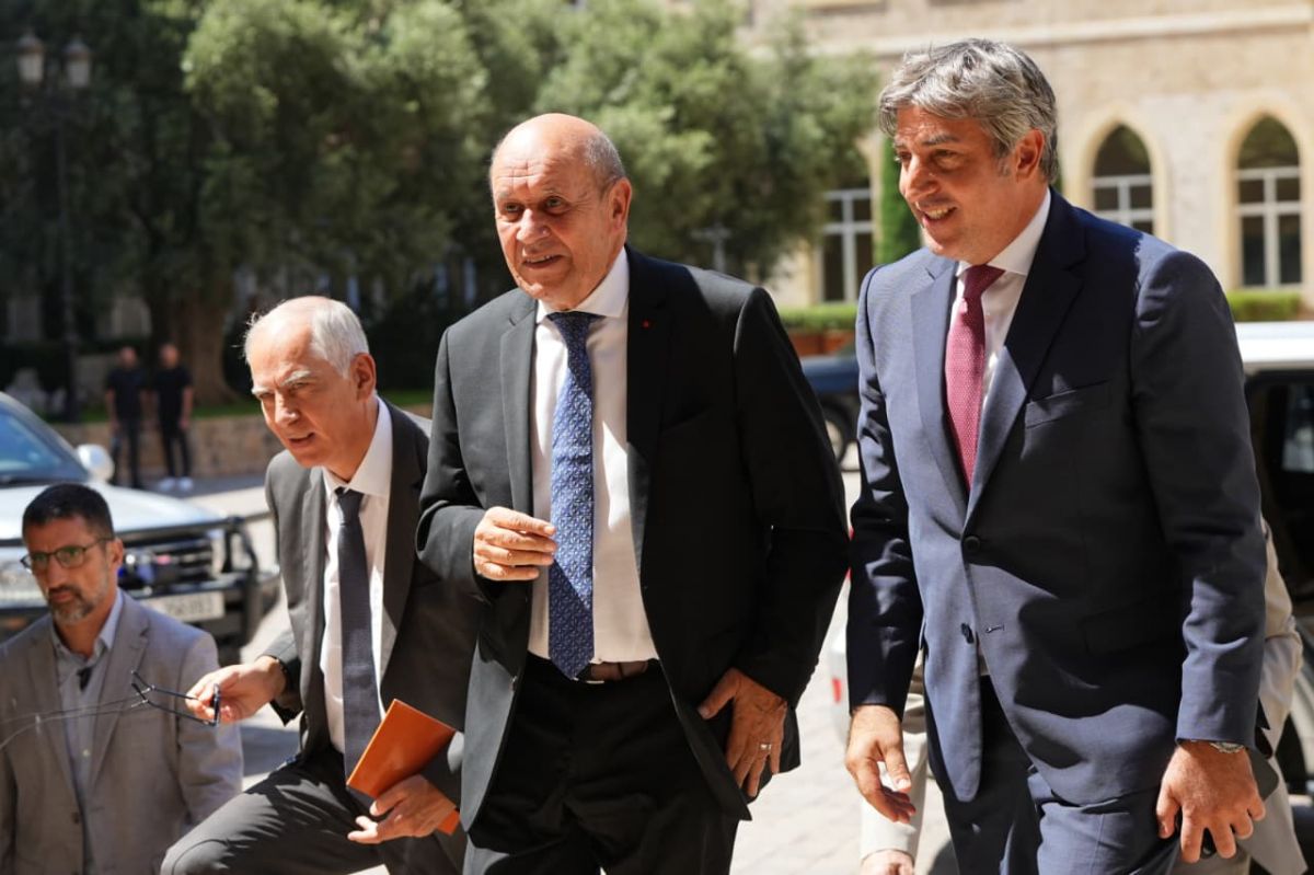 Désarmement : Aoun affirme à Le Drian que toute pression sur Israël aidera à appliquer le plan de l'armée