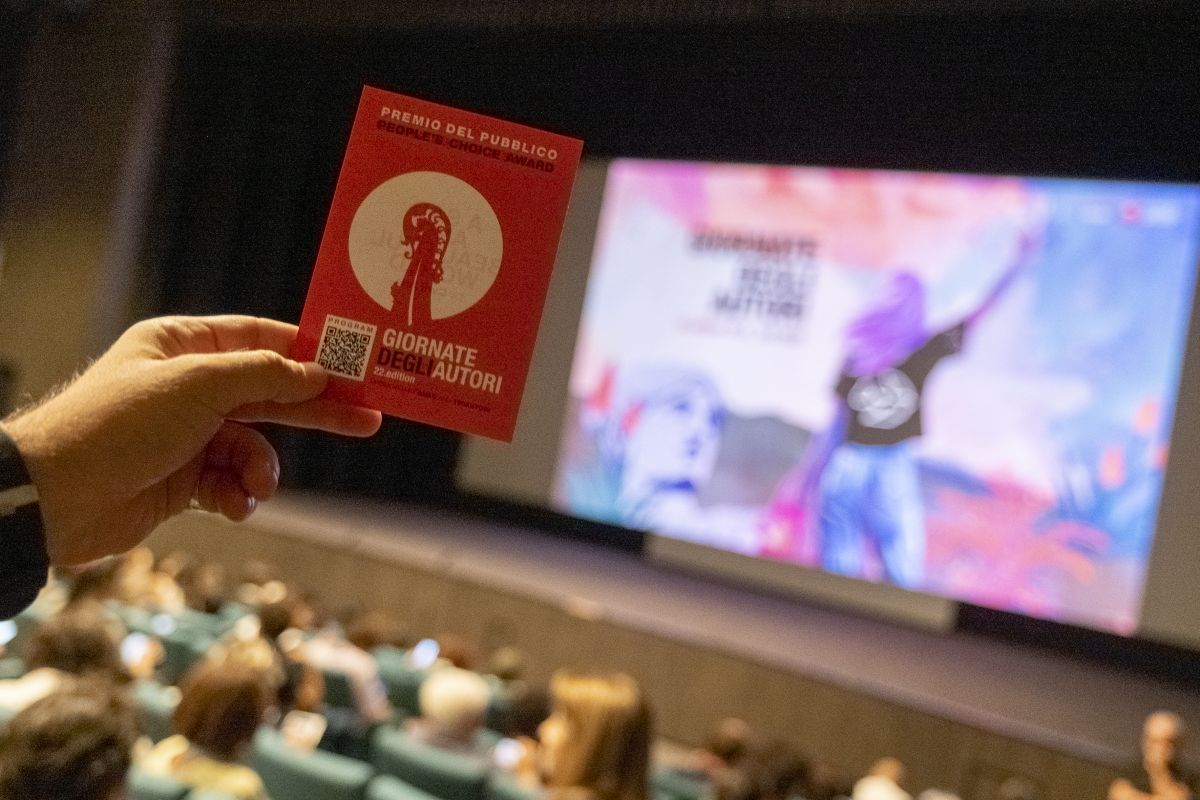 'It's a Sad and Beautiful World' in Venice receives a standing ovation