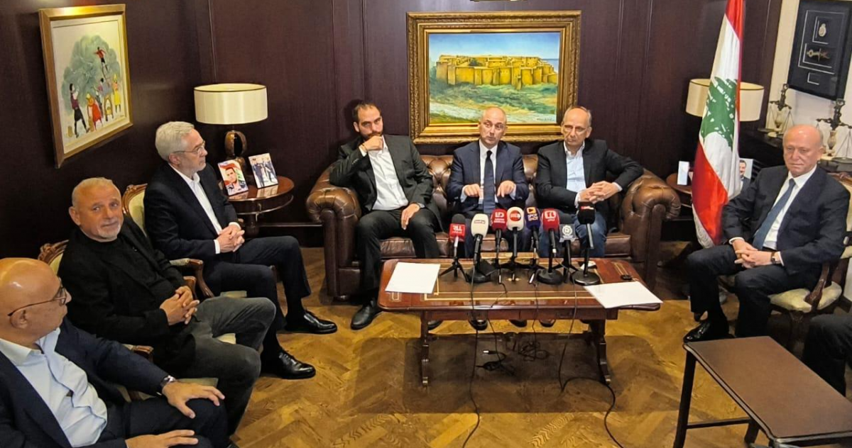Plainte contre Naïm Kassem : Rifi et des députés anti-Hezbollah dénoncent l’immobilisme de la justice
