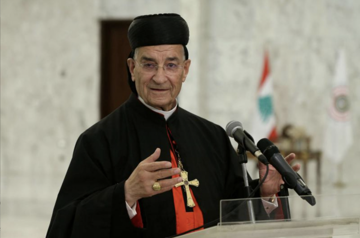 Raï appelle à empêcher que le Liban soit « vendu ou déserté »