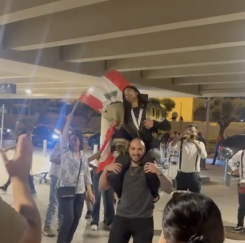 Capture d'écran d'une vidéo partagée par Sylvie Samaha, la montrant à son arrivée mardi 7 octobre 2025 à l’Aéroport international de Beyrouth (AIB).