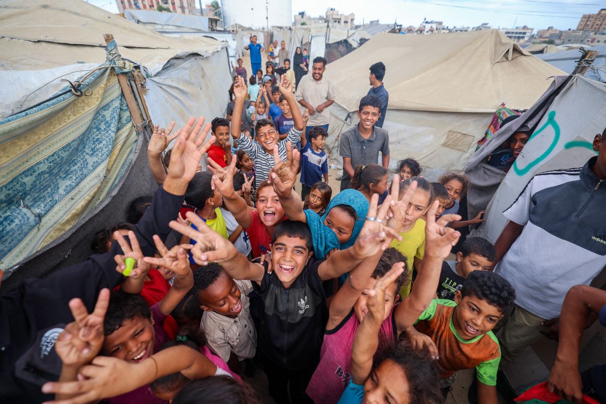 « Des enfants sautent de joie » : les réactions, en images, à l'annonce du cessez-le-feu à Gaza