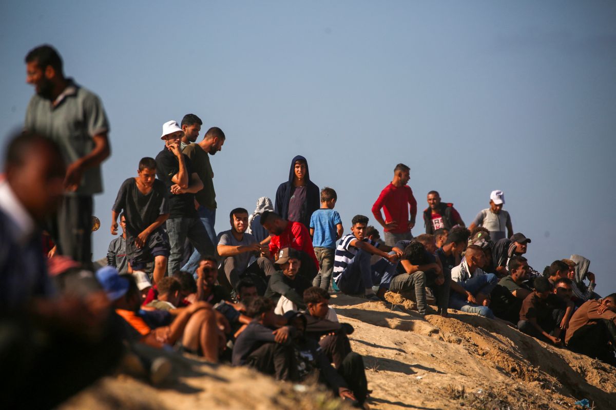 Israel army says cease-fire came into effect at 0900 GMT