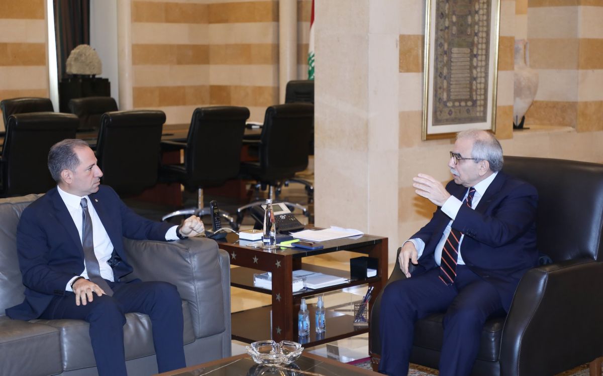 Samy Gemayel appelle le président et le Premier ministre à se « serrer les coudes »