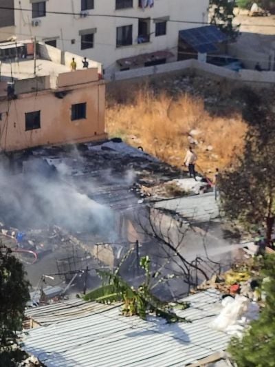 Incendie dans des abris de fortune pour déplacés syriens au Liban-Nord