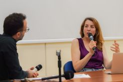 La metteuse en scène britannique Georgina Van Welie en conversation avec Lucien Bourjeily, codirecteur de l'AUB Theater Initiative, Photo Nader Jebeily