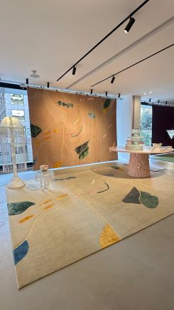 Pièces design et tapis de créateur pour Nalbandian, en collaboration avec We Design Beirut. DR