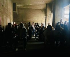 Salle pleine pour une conférence sur le design en conflit à la tour el-Murr. DR