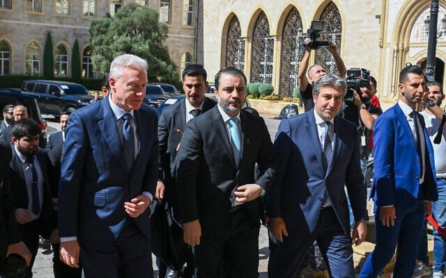 Fuite de photos de passeports syriens : un ancien responsable de la sécurité de l’ambassade arrêté
