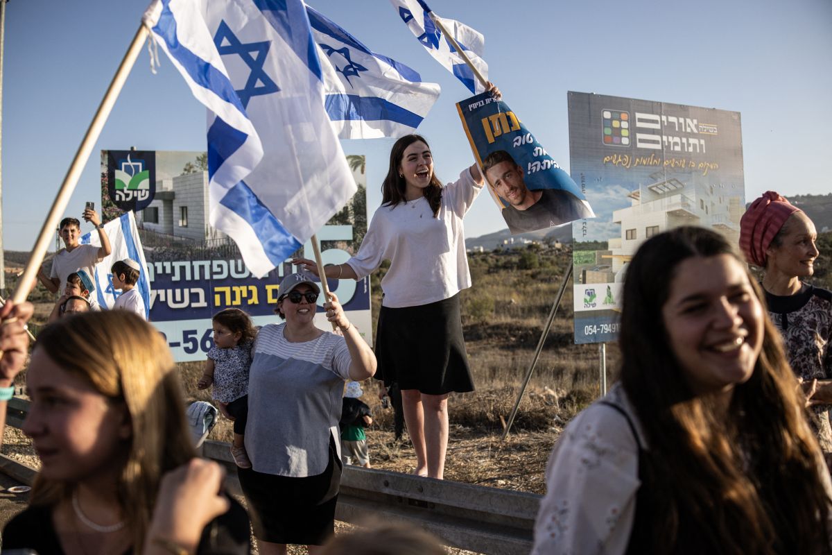 32 foreign activists deported for joining Palestinian olive harvest