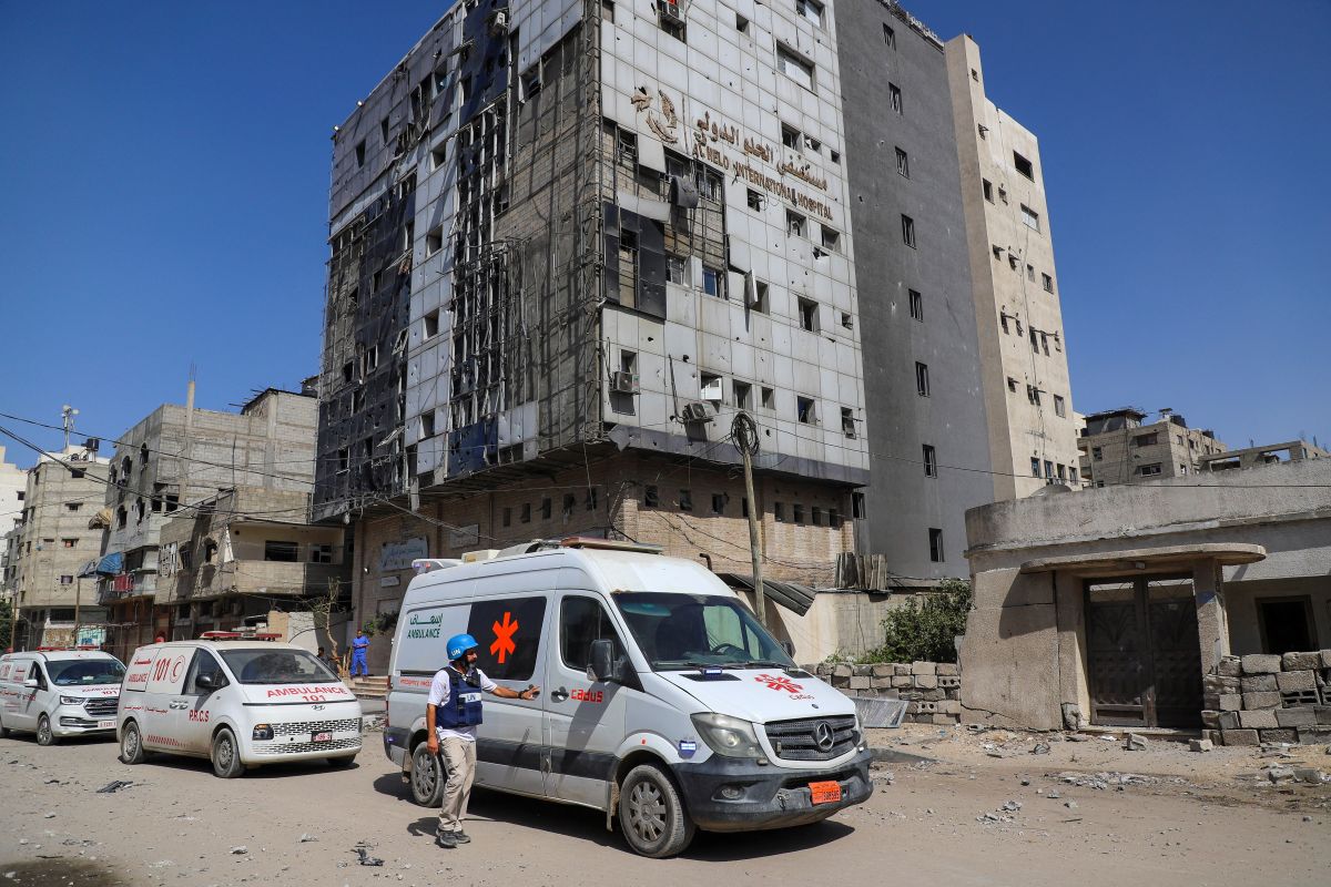 Diaries from Gaza: 'He's surviving only on medical fluids'