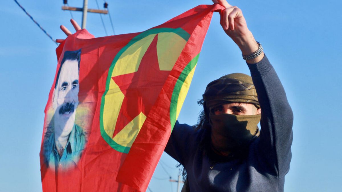Malgré le retrait du PKK, la paix entre la Turquie et les Kurdes reste bloquée en Syrie