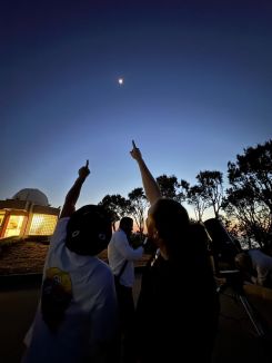 Parmi les moments forts figurent des soirées d’observation du ciel.  Photo Astronomy Club – NDU