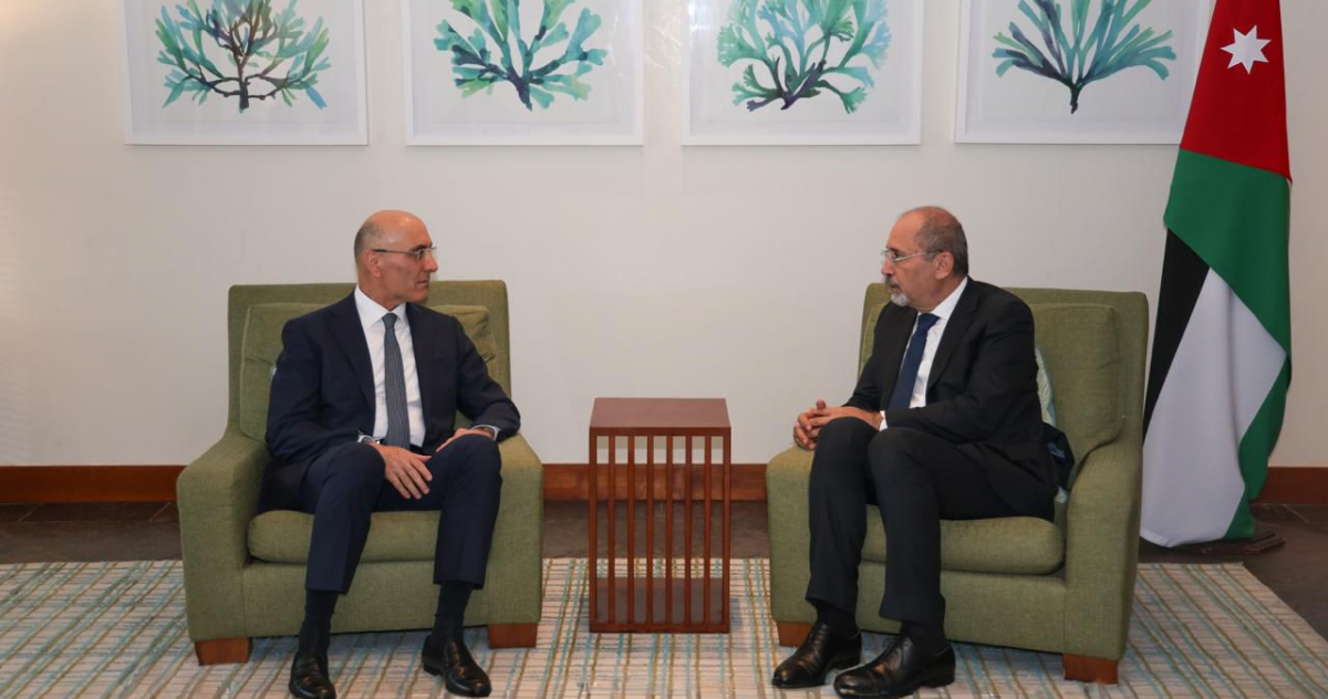 Hajjar réclame une pression internationale sur Israël au cours d'une réunion avec le chef de la diplomatie jordanienne