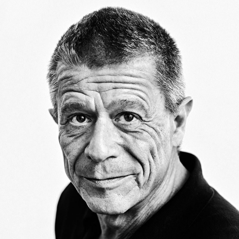 La sérénité retrouvée d’Emmanuel Carrère