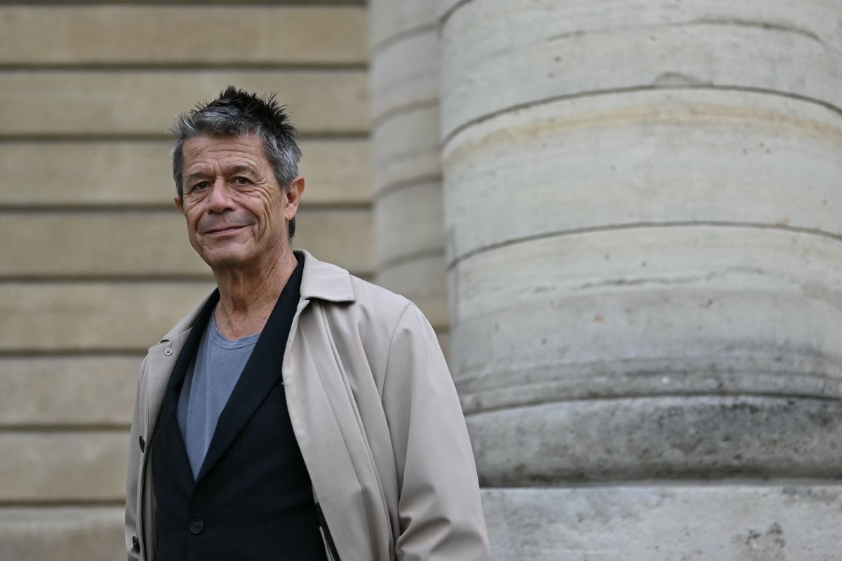 Emmanuel Carrère, Prix Médicis 2025 : un kolkhoze de mémoire et de fiction