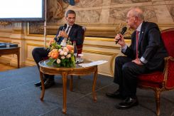 Rodolphe Saadé, CEO of the CMA CGM Group, interviewed by Farid Aractingi, Secretary General of the Franco-Lebanese Chamber of Commerce. (Credit: Ammar Abd Rabbo)