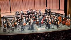 Au théâtre des Champs-Élysées à Paris, l’Orchestre de chambre de Paris joue une œuvre de Béchara el-Khoury. Photo Isabelle Theode 
